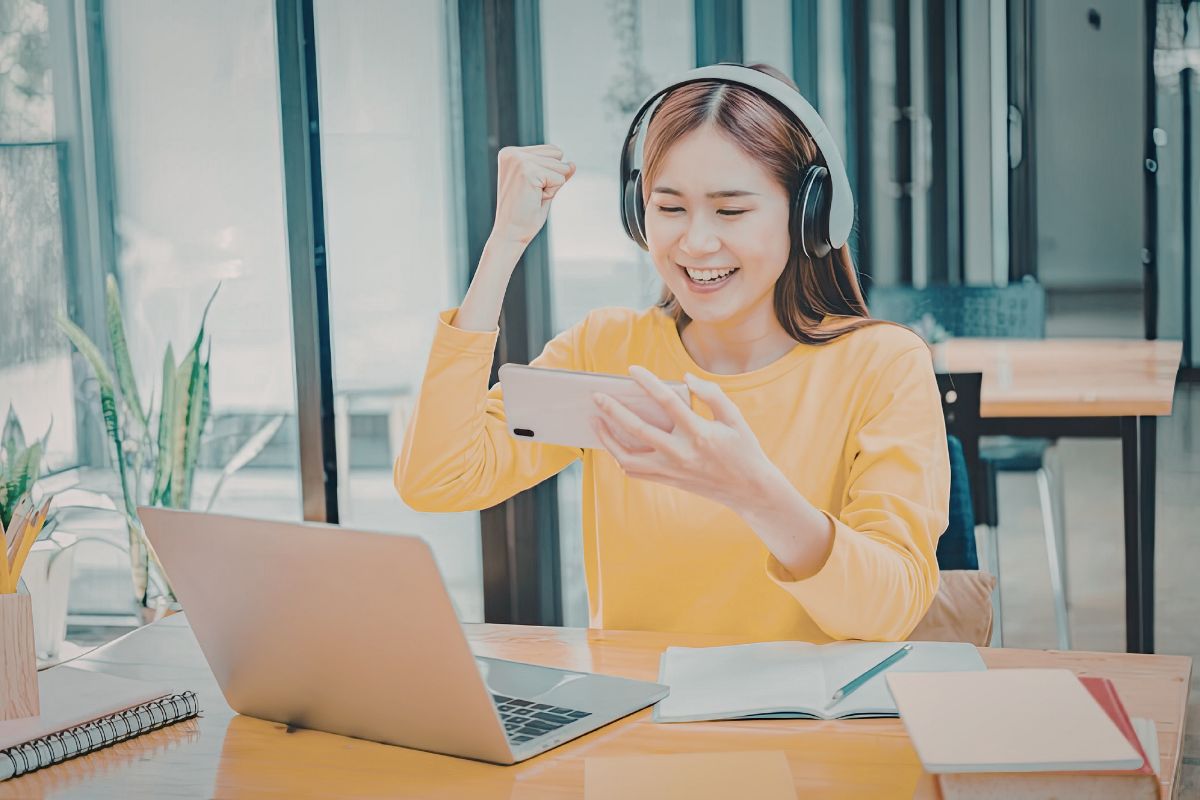 Nên tự học hay chọn khóa học tiếng Nhật online cho người mới bắt đầu?